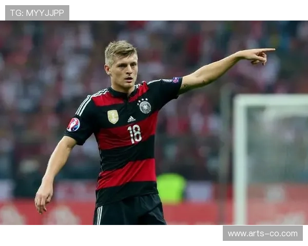 克罗斯技术推动足球战术革新,表现稳健助力球队提升比赛胜率 克罗斯技术推动足球战术革新,表现稳健助力球队提升比赛胜率