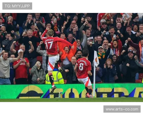 曼联防线失误频繁引发争议,稳定性承压影响球队赛季表现 曼联防线失误频繁引发争议,稳定性承压影响球队赛季表现