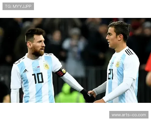 阿尔瓦雷斯与迪巴拉:技术型前锋的进攻效率及战术角色对比分析 阿尔瓦雷斯与迪巴拉:技术型前锋的进攻效率及战术角色对比分析